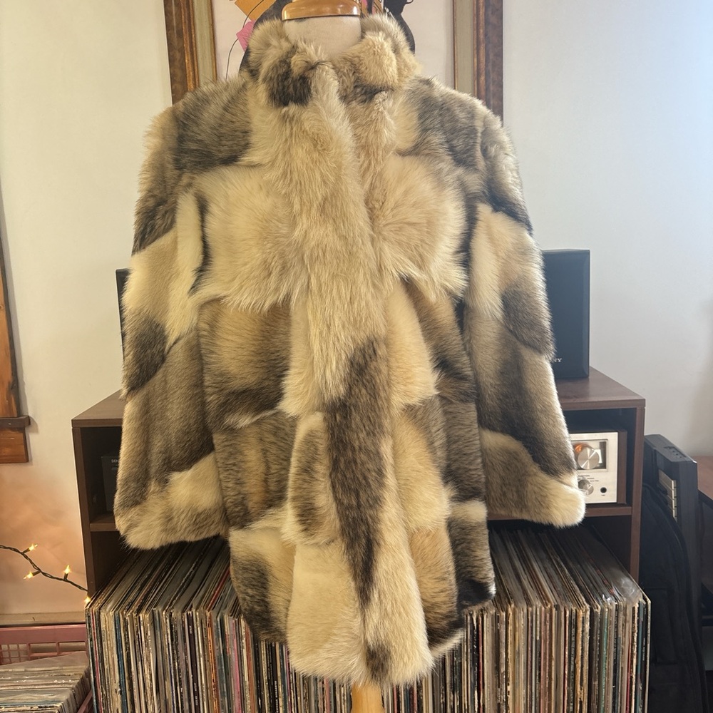 Luxurious Fur Coat in Brown and Tan